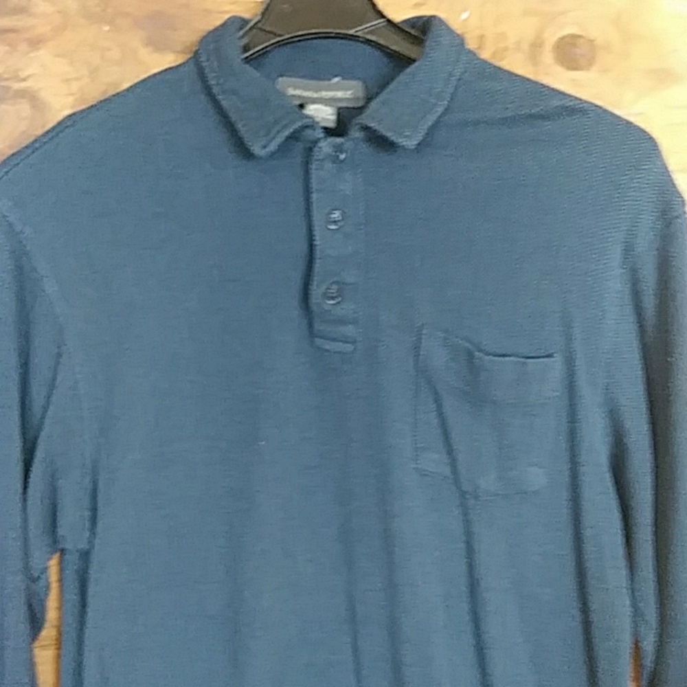 Mens long sleeve pullover.